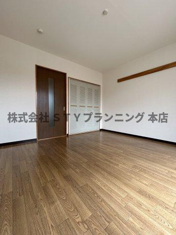 仲介手数料0円！Surplus　One町田の居間・リビング