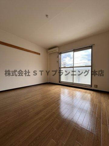 仲介手数料0円！Surplus　One町田の居間・リビング