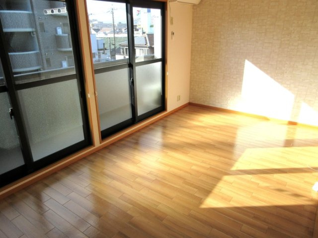ジュネスの居間・リビング