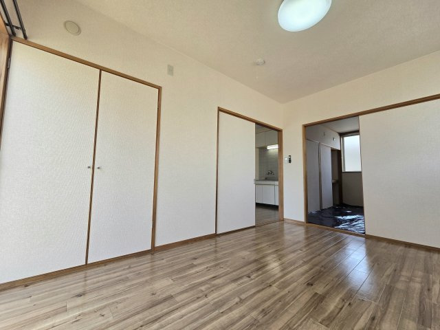 サンライズいわざきの洋室