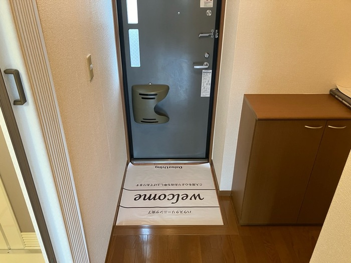 ドミールさつきの玄関