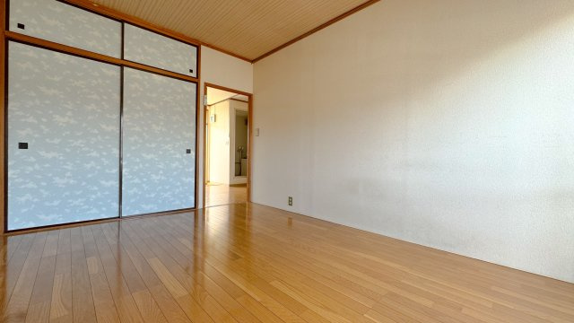 シティハイムエステートの洋室