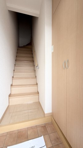 センターヒルズ　弐番館の玄関