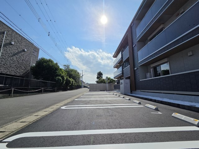 Sun Grace(サン グレイス)の駐車場