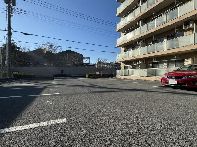 フラン　シエロの駐車場