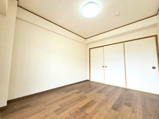 エナジー高橋の洋室