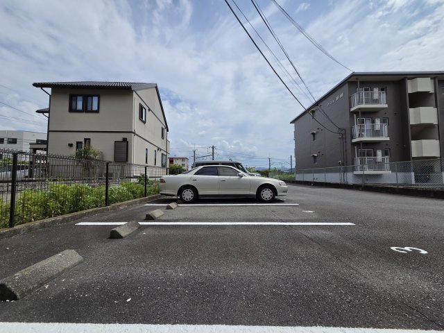 エナジー高橋の駐車場