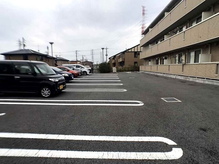 セジュール坪の内の駐車場