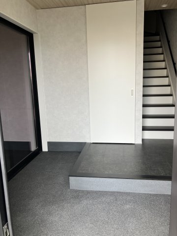 ＭＮガレージの玄関