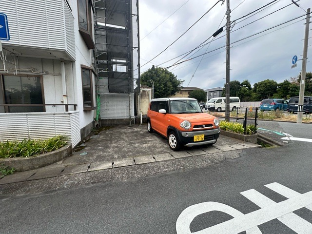 ブライトフューチャーの駐車場