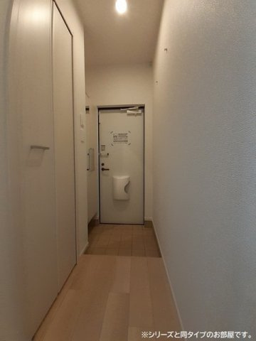 ネオ　ハキリの玄関