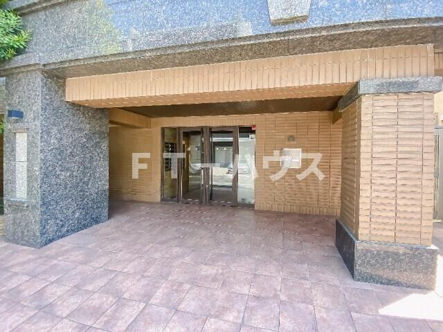 レジディア行徳のエントランス