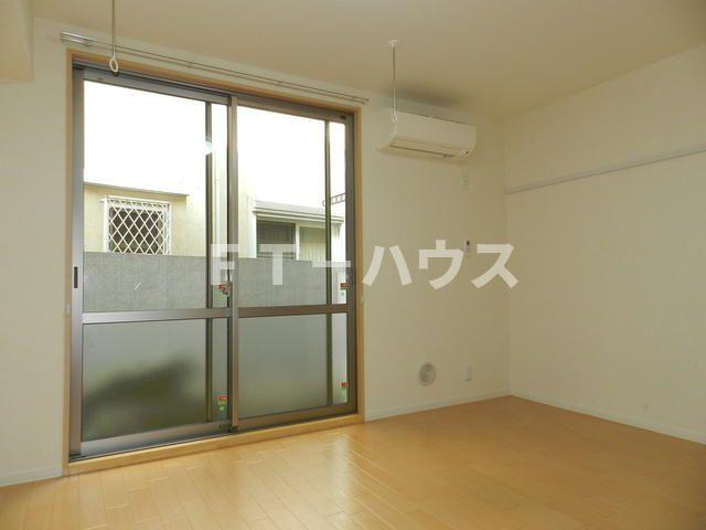 ＤＯＥＬ　ＳＵＧＡＮＯの寝室
