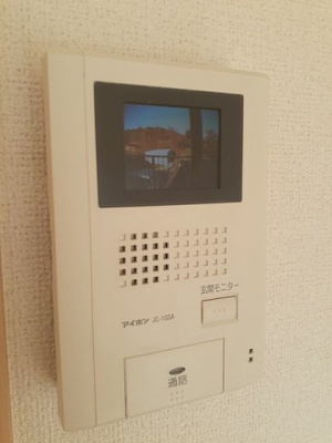 【セキュリティ】 | フリーデ | モニター付きインターホンです