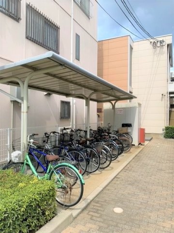 【その他】 | レオパレスＮＥＯ　ＺＩＯＵＮ | 自転車置き場