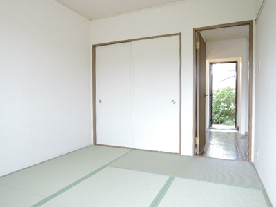 和室には物入れあります