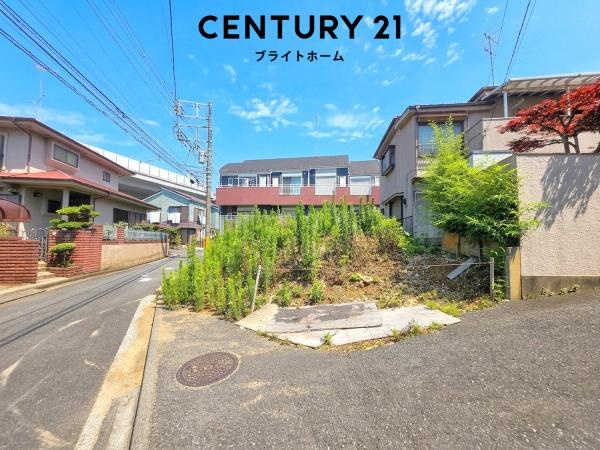 横浜市港南区下永谷６丁目の新築一戸建の前面道路含む現地写真|車通りが少ない為、小さなお子様にも安心です。
是非一度、現地へ起こしください。