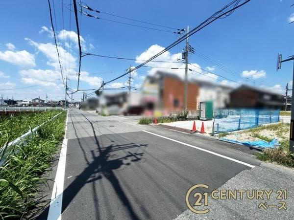 天理市富堂町の新築一戸建の前面道路含む現地写真