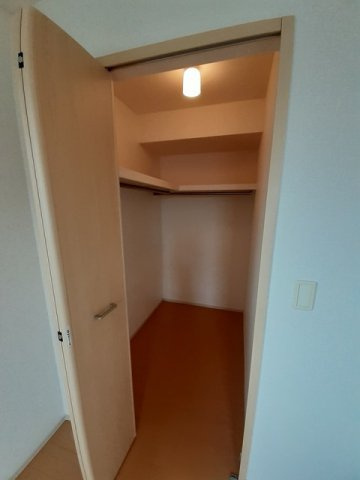 フラワーコート　ネオの収納
