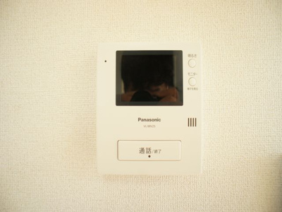 【セキュリティ】 | ベルソレイユＡ | 訪問者の確認ができるTVドアホン付きです♪