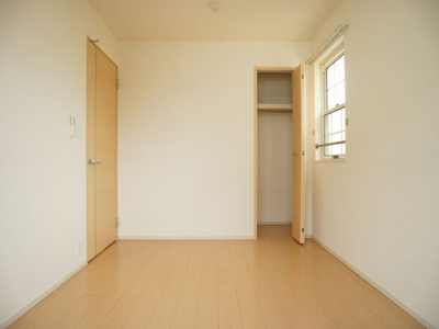 【子供部屋】 | ベルソレイユＡ | お部屋がスッキリ！充実収納付きです♪