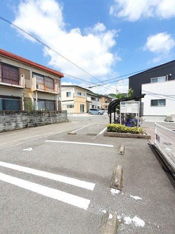 ミルトソレイユの駐車場