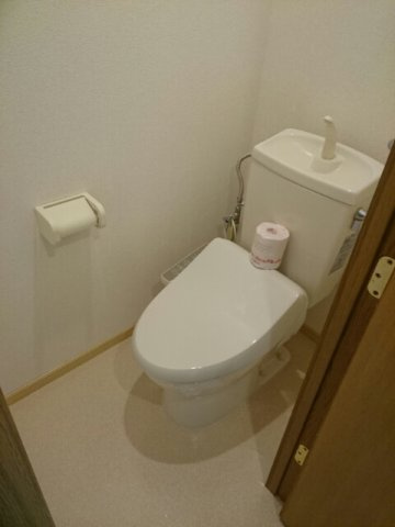 ピエス・アンソレイエ　Ｂのトイレ
