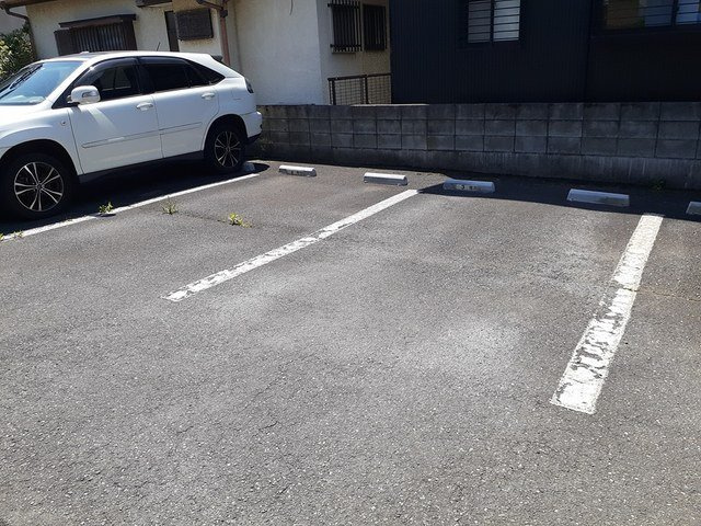アサヒコーポＤの駐車場