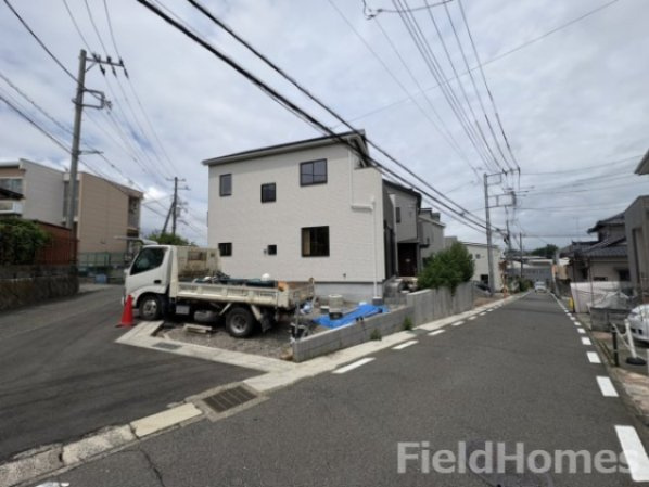 伊勢原市東大竹新築戸建て　4号棟の前面道路含む現地写真|前面道路含む現地写真です。
