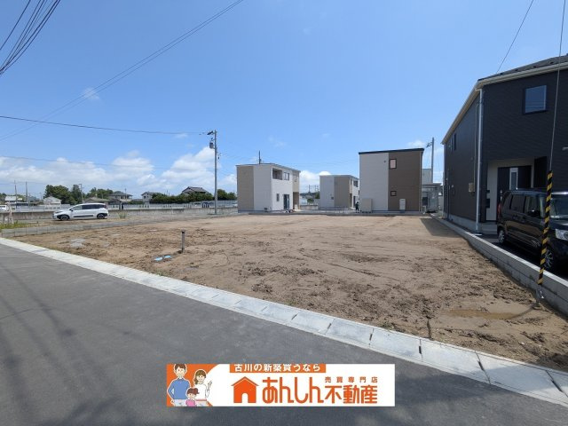 【前面道路含む現地写真】 | ＼家 賃６～７万払うならコレ／諸経費込で月６ 万 円 台！車ローン相 談 可＆賢く暮らす家 | 参考写真。
安くなるのを待つと、家賃の掛け捨てで大損します！
価格が高騰する前に、安全な資金計画で新築へ♪