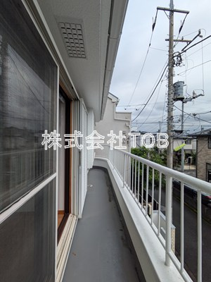 【バルコニー】 | 成城８丁目貸家-定期借家3年-