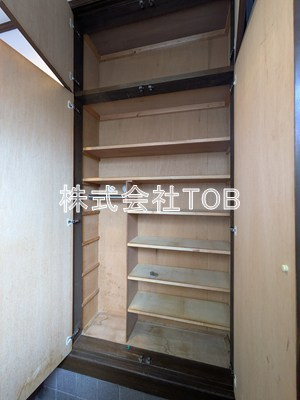 【設備】 | 成城８丁目貸家-定期借家3年- | シューズボックス