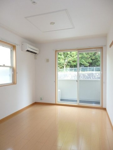 フォレスト高陽東　弐番館の居間・リビング|居間です