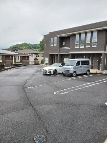 ダリエⅡの駐車場|車をお持ちの方に嬉しい駐車場付きの物件です