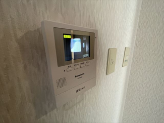 【セキュリティ】 | メイカビル | 同建物別部屋の写真になります。