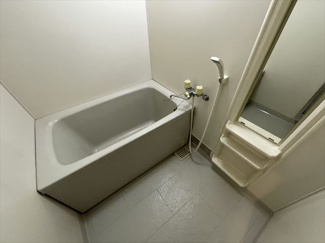 【浴室】 | メイカビル | 同建物別部屋の写真になります。