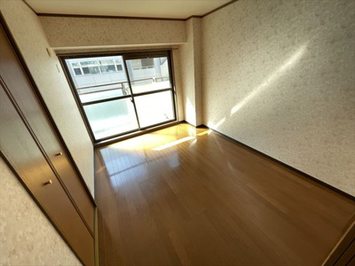 【寝室】 | メイカビル | 同建物別部屋の写真になります。
