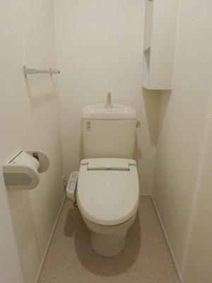 【トイレ】 | ルミエール・プランタン | 清潔感のあるトイレです
