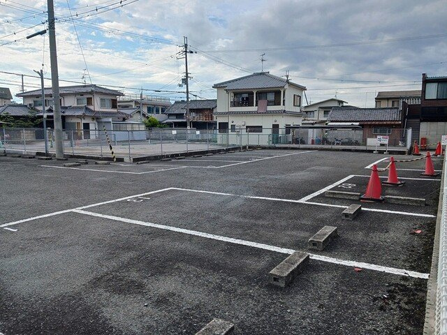 サンクレール・ヒラタＢの駐車場