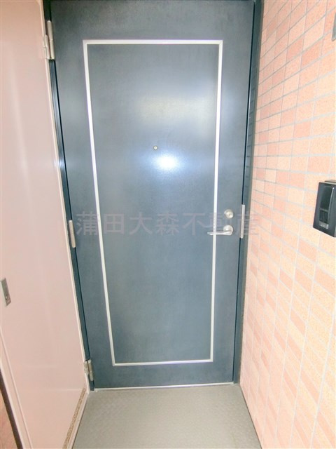 パルテ西山の玄関