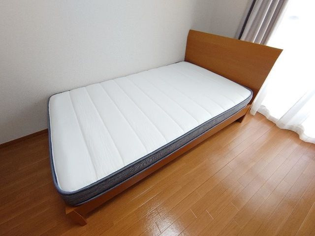 リバパレス鶴舞の洋室