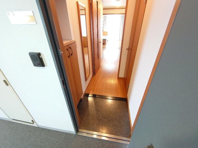 リバパレス鶴舞の玄関