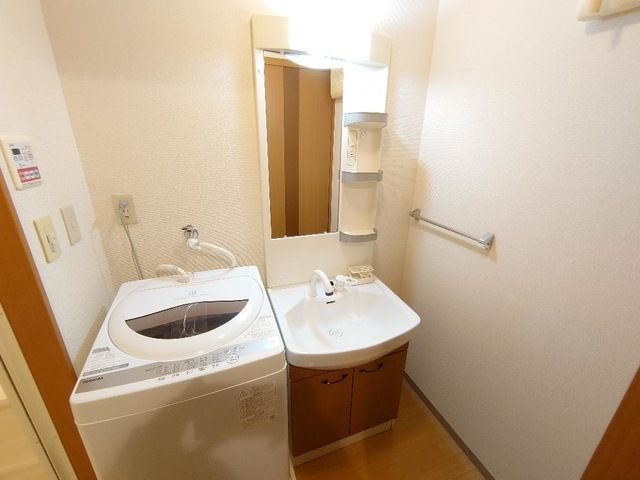 リバパレス鶴舞の洗面所