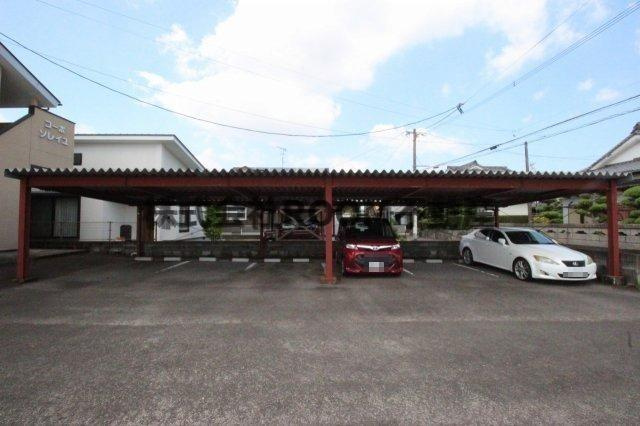 コーポソレイユの駐車場|駐車場に車を止められます
