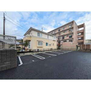 SAKURAの駐車場