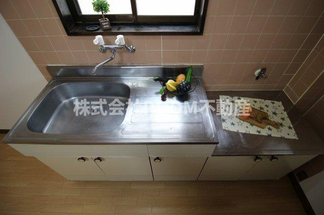コーポソレイユのキッチン|コンパクトなキッチンで掃除もラクラク