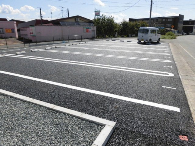 スマーク東の駐車場|駐車場