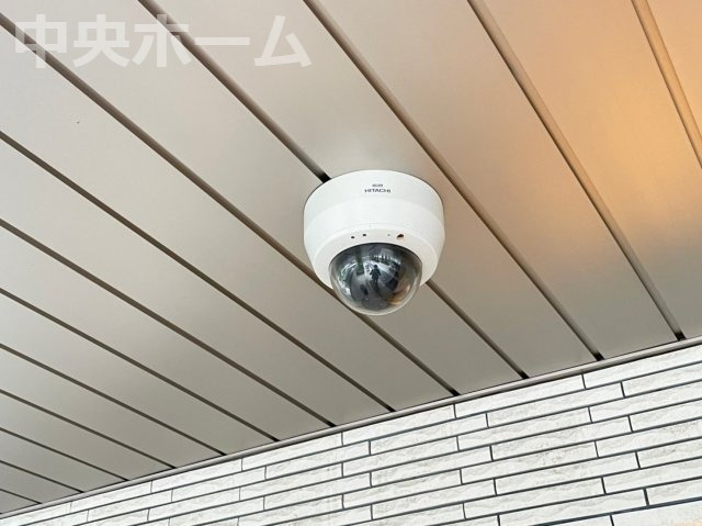 宇喜田カメリアの防犯設備|【防犯カメラ】何かあった時の大事な証拠になることももちろんなりますが、防犯というくらいですので大事なのは防犯カメラがあることによって抑止力につながることですよね。