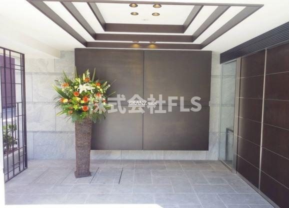 中央区明石町の賃貸マンションのエントランス