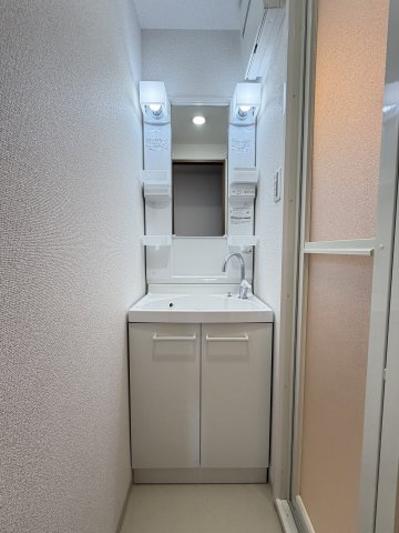 エムプリス上町の洗面所